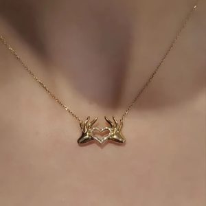 Heart Necklace - Aesthetic
