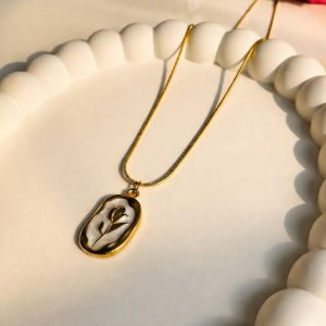 Tulip Necklace