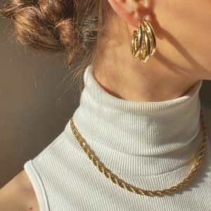 Trendy golden hoops